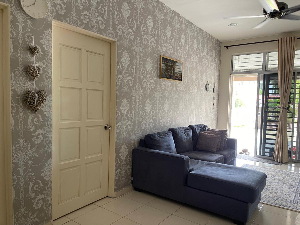 Magnolia 1 Homestay Kampung Kuala Besut Eksteriør billede