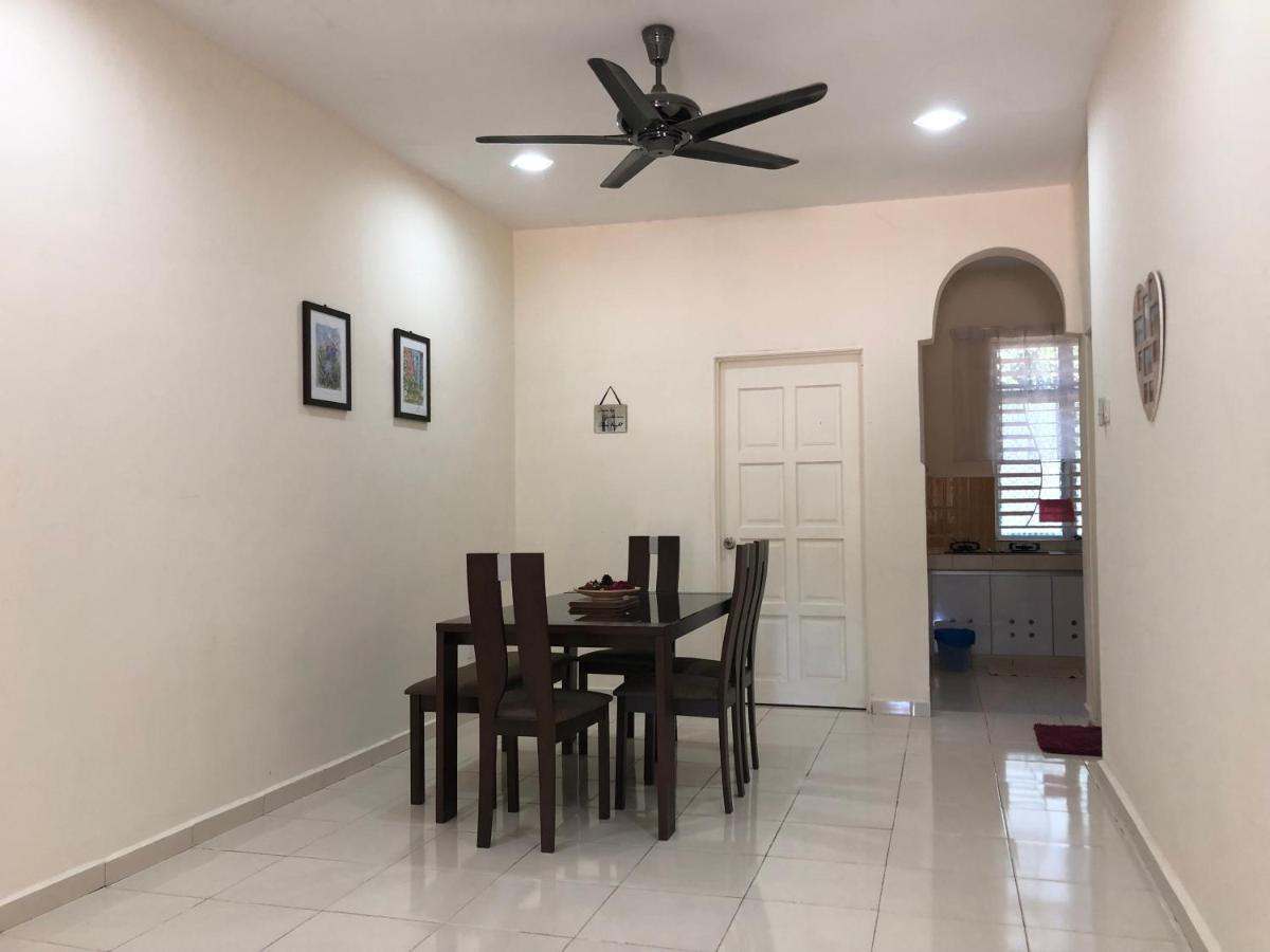 Magnolia 1 Homestay Kampung Kuala Besut Eksteriør billede